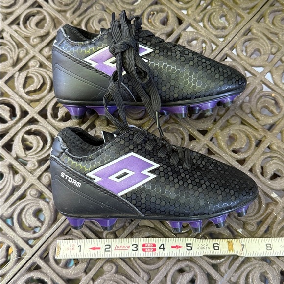 Lotto Storm Girl’s Purple and Black Soccer Cleats Soccer shoes Size 10 - Picture 3 of 6